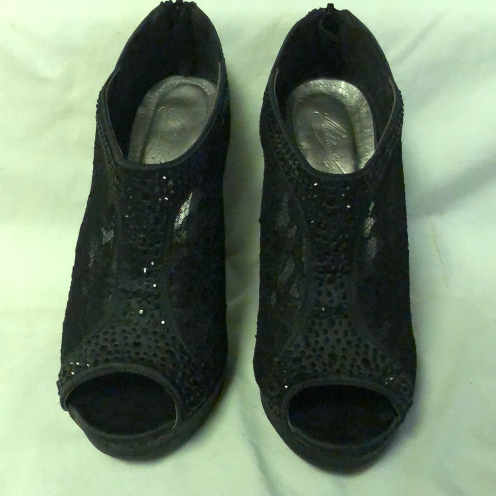7.5 Michael Angelo 3 inch heels - Picture 3 of 6